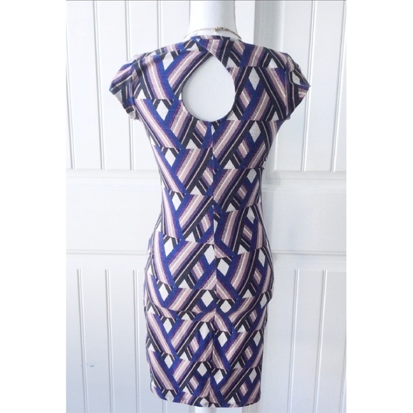 💕NWOT Geometric Print Dress💕 - Picture 2 of 7